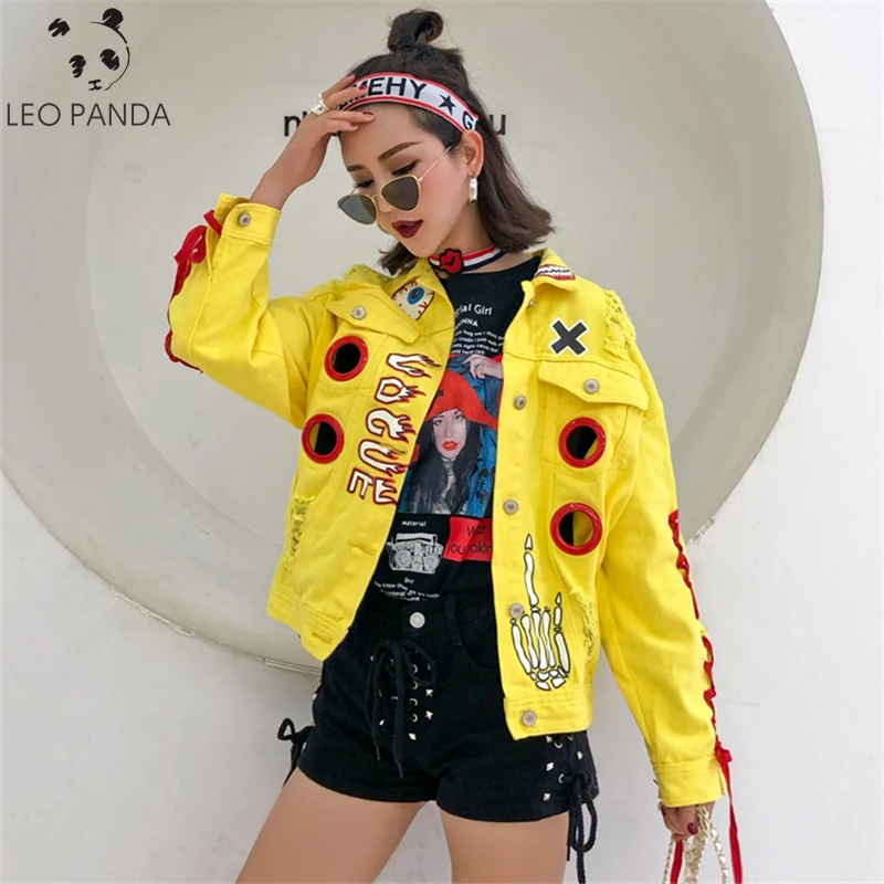 Graffiti Letter Print Lace Pin Broken Denim Jacket Women 2019 New Student Jean Jackets Plus Size Pink Yellow Female Coat Clothes
Graffiti Letter Print Lace Pin Broken Denim Jacket Women 2019 New Student Jean Jackets Plus Size Pink Yellow Female Coat Clothes