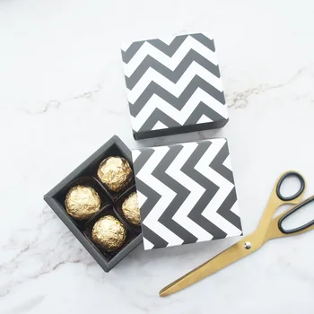 8.9*8.9*3.5CM black white wave pattern 10 set Chocolate Paper Box valentine Christmas Birthday Party Gifts Packing Boxes
8.9*8.9*3.5CM black white wave pattern 10 set Chocolate Paper Box valentine Christmas Birthday Party Gifts Packing Boxes