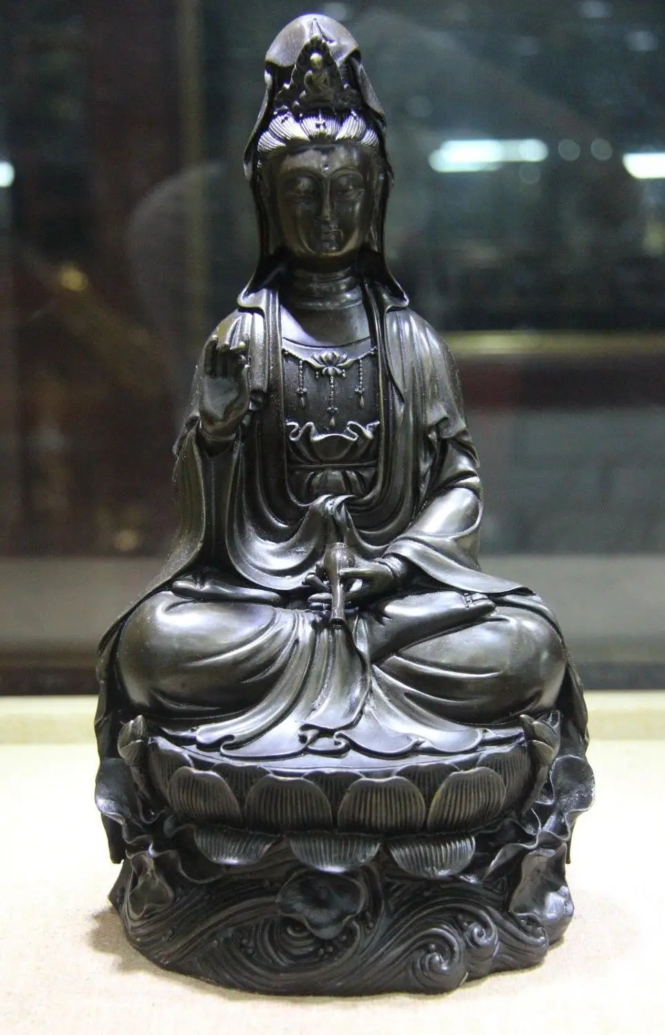 12 Chinese Buddhism Bronze copper Seat Kwan-yin GuanYin Goddess hold Vase Statue
12 Chinese Buddhism Bronze copper Seat Kwan-yin GuanYin Goddess hold Vase Statue