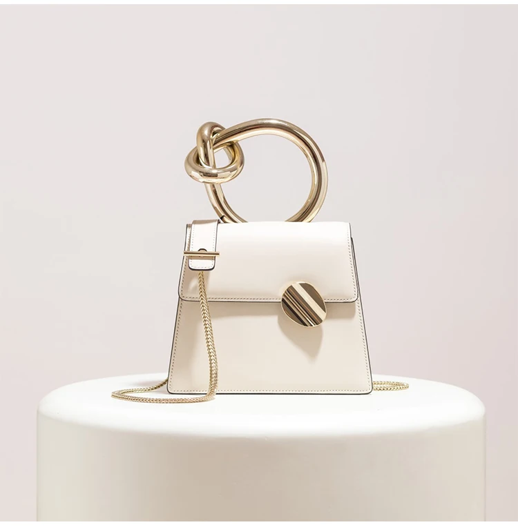 2019 Special Golden Sequined Lock Women Fashion Shoulder Bags Knot Handle Ladies Elegance Handbags Metal Chains Crossbody Bags
2019 Special Golden Sequined Lock Women Fashion Shoulder Bags Knot Handle Ladies Elegance Handbags Metal Chains Crossbody Bags