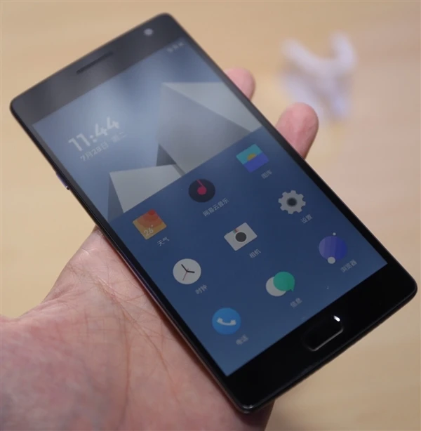 Global Version Oneplus Two A2003 4G LTE Cell Phone Snapdragon 810 Android 5.1 5.5" FHD 4GB RAM 64GB ROM 13MP Fingerprint
Global Version Oneplus Two A2003 4G LTE Cell Phone Snapdragon 810 Android 5.1 5.5" FHD 4GB RAM 64GB ROM 13MP Fingerprint