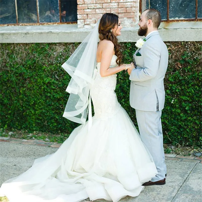 Wedding Veil with Horsehair Trim Two Tier Veil Fingertip Veil 42 Inch Bridal Veil
Wedding Veil with Horsehair Trim Two Tier Veil Fingertip Veil 42 Inch Bridal Veil