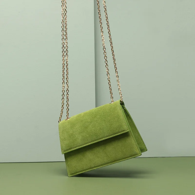 MiiKLN Customized Niche 19 New Long Chain Diagonal Cross Trapezoidal Shoulder Portable Small Square Bag
MiiKLN Customized Niche 19 New Long Chain Diagonal Cross Trapezoidal Shoulder Portable Small Square Bag