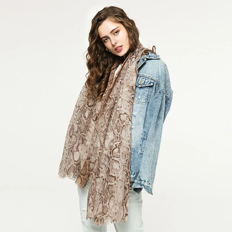 Luxury Soft Cotton Plus Size Animal Snake Print Beach Scarf For Women shawl and wrap Elegant Scarves Multicolor Female foulard
Luxury Soft Cotton Plus Size Animal Snake Print Beach Scarf For Women shawl and wrap Elegant Scarves Multicolor Female foulard