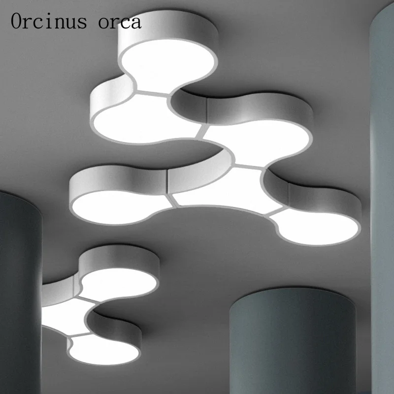 Postmodern creativity personality geometry LED ceiling lamp living room restaurant bedroom Nordic special shaped ceiling lamp
Postmodern creativity personality geometry LED ceiling lamp living room restaurant bedroom Nordic special shaped ceiling lamp