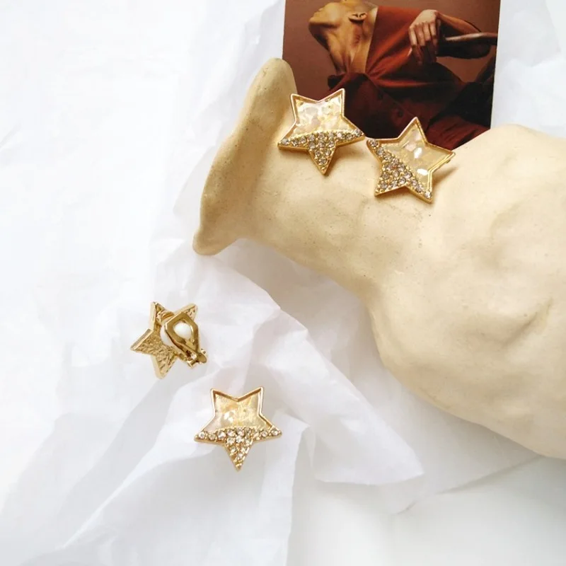 Korean Simple Creative Rhinestones Pentagram Stud Earrings Women Girl Accessories Fashion Personality Metal Ear Clip Jewelry
Korean Simple Creative Rhinestones Pentagram Stud Earrings Women Girl Accessories Fashion Personality Metal Ear Clip Jewelry