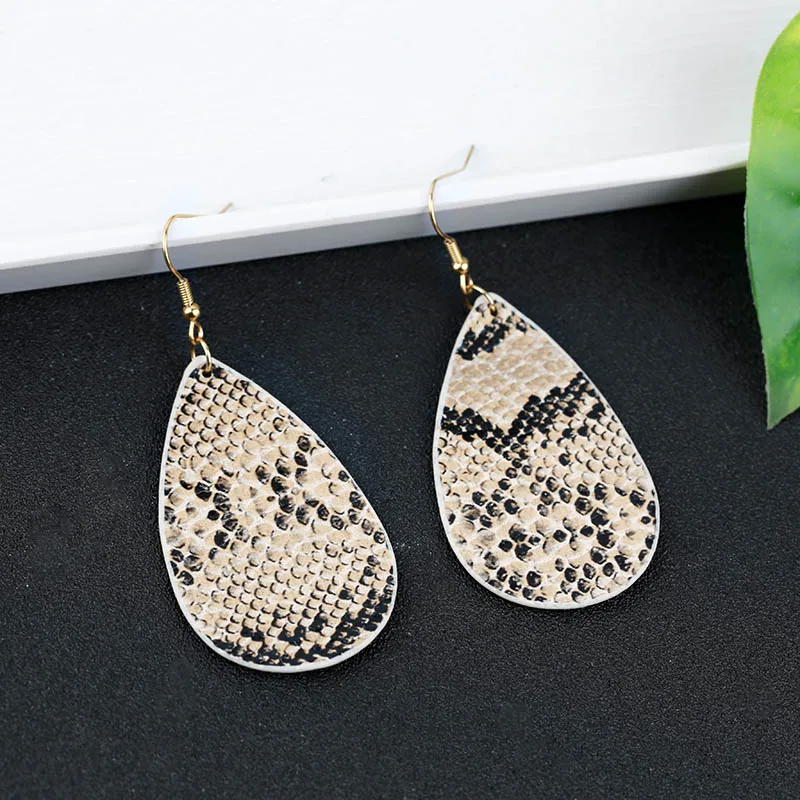 New Stainless Steel Simulated Snakeskin Leather Cute Water Drop Drop Earring For Women 4 Colours Leopard Pendant Earrings
New Stainless Steel Simulated Snakeskin Leather Cute Water Drop Drop Earring For Women 4 Colours Leopard Pendant Earrings