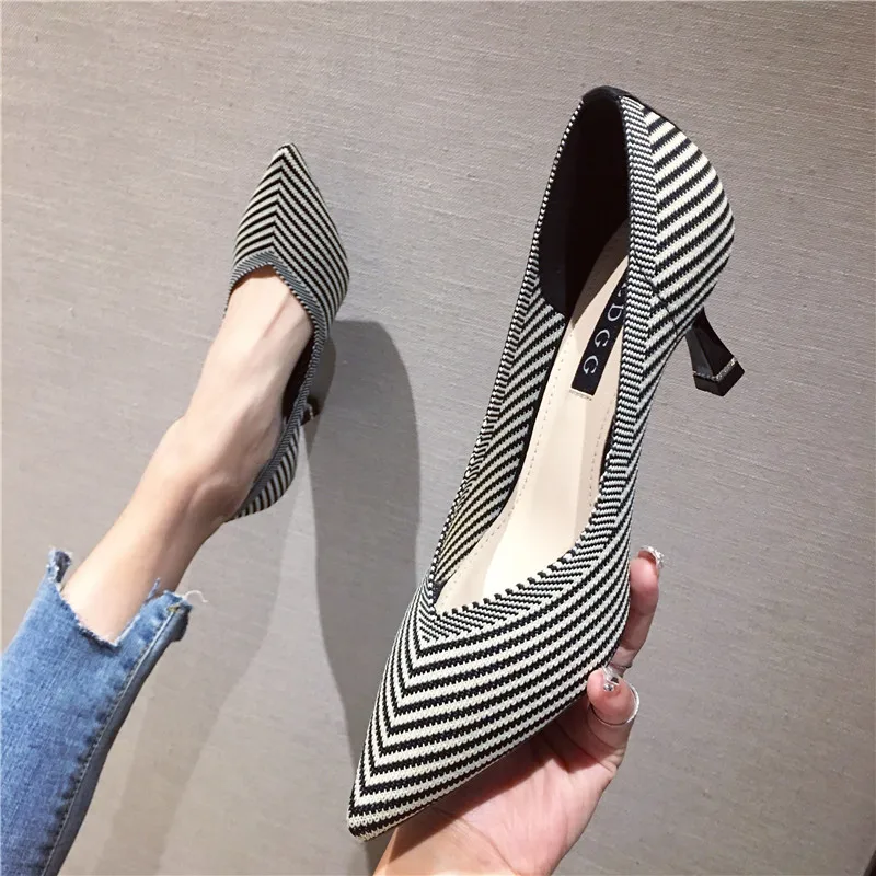 Autumn Spring Elegant Women 2019 Sexy Black Red High Heels Knitting Pumps Female Pointed Toe Crystal Stretch Fabric Party Shoes
Autumn Spring Elegant Women 2019 Sexy Black Red High Heels Knitting Pumps Female Pointed Toe Crystal Stretch Fabric Party Shoes