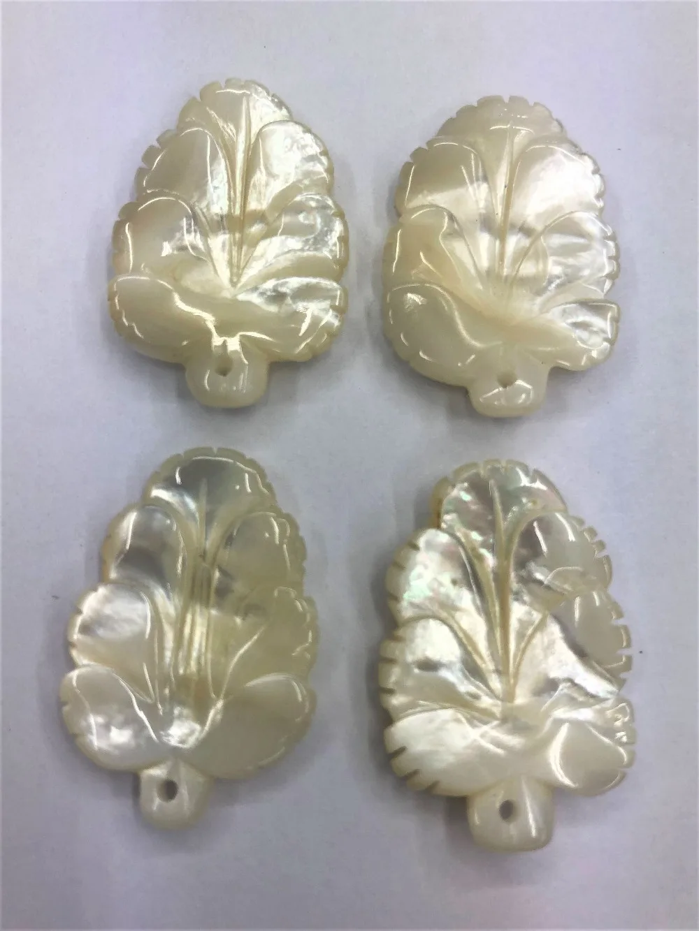 4pcs/lot Mother of Pearl Shell Deep-sea Grapes beads Jewelry Beads Wedding Decoration Pendants Wholesale DIY Necklace Bracelet
4pcs/lot Mother of Pearl Shell Deep-sea Grapes beads Jewelry Beads Wedding Decoration Pendants Wholesale DIY Necklace Bracelet