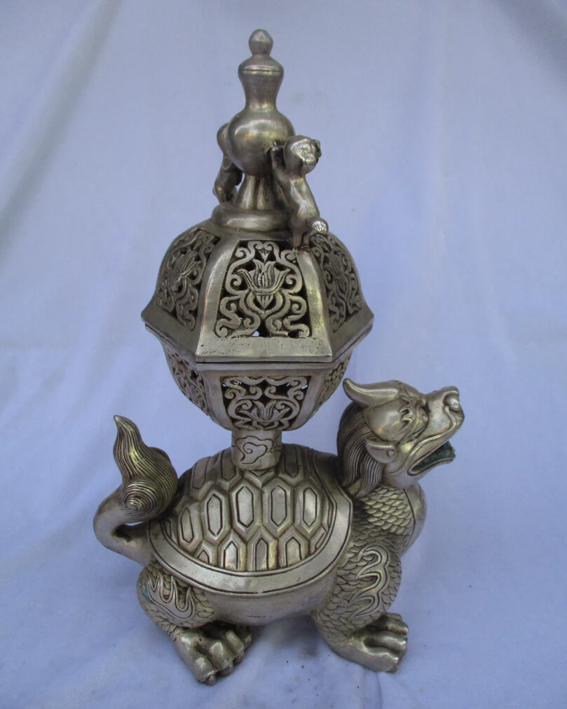 Rare old antique tibet silver carved big Dragon turtle incense burner /metal censer 00038 
Rare old antique tibet silver carved big Dragon turtle incense burner /metal censer 00038