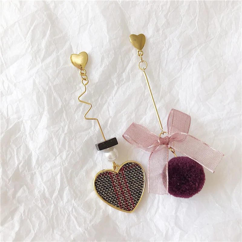 Hand Made Asymmetric Wine Red Hair Ball Ribbon Bowknot Heart Drop Earrings Simple Curve Love Dangle Earrings for Girls
Hand Made Asymmetric Wine Red Hair Ball Ribbon Bowknot Heart Drop Earrings Simple Curve Love Dangle Earrings for Girls