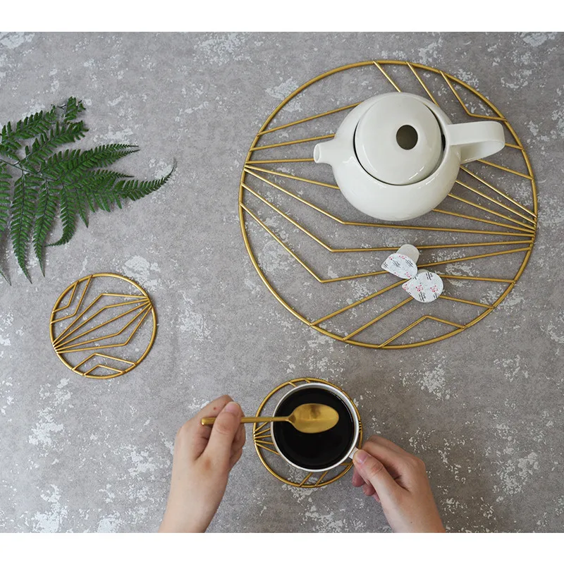 Ins Glod Iron Pot Pad Coasters Cup Placemat Coffee Cup Mat Table Top Heat Insulation Anti-hot Pad Home Desktop Decoration
Ins Glod Iron Pot Pad Coasters Cup Placemat Coffee Cup Mat Table Top Heat Insulation Anti-hot Pad Home Desktop Decoration