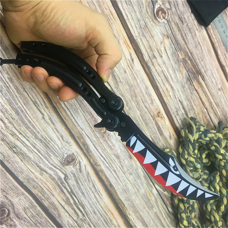 PEGASI CS GO shark design chic claw knife 9.8-inch butterfly training knife with scabbard and neck rope tactics claw knife
PEGASI CS GO shark design chic claw knife 9.8-inch butterfly training knife with scabbard and neck rope tactics claw knife