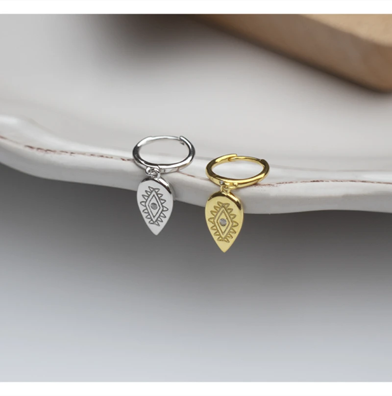 925 sterling silver earring fashion design leaf-shaped ear ring short drop earring cute wild trend female girlsilver ear jewelry
925 sterling silver earring fashion design leaf-shaped ear ring short drop earring cute wild trend female girlsilver ear jewelry