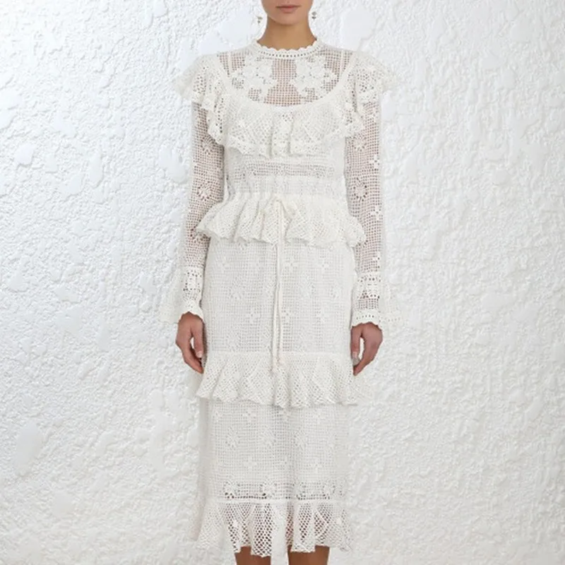 HIGH QUALITY 2019 New Runway Self Portrait Summer Women Cake Dresses Lace Embroidery Flare Sleeve Ladies Dress Vestido Robes
HIGH QUALITY 2019 New Runway Self Portrait Summer Women Cake Dresses Lace Embroidery Flare Sleeve Ladies Dress Vestido Robes