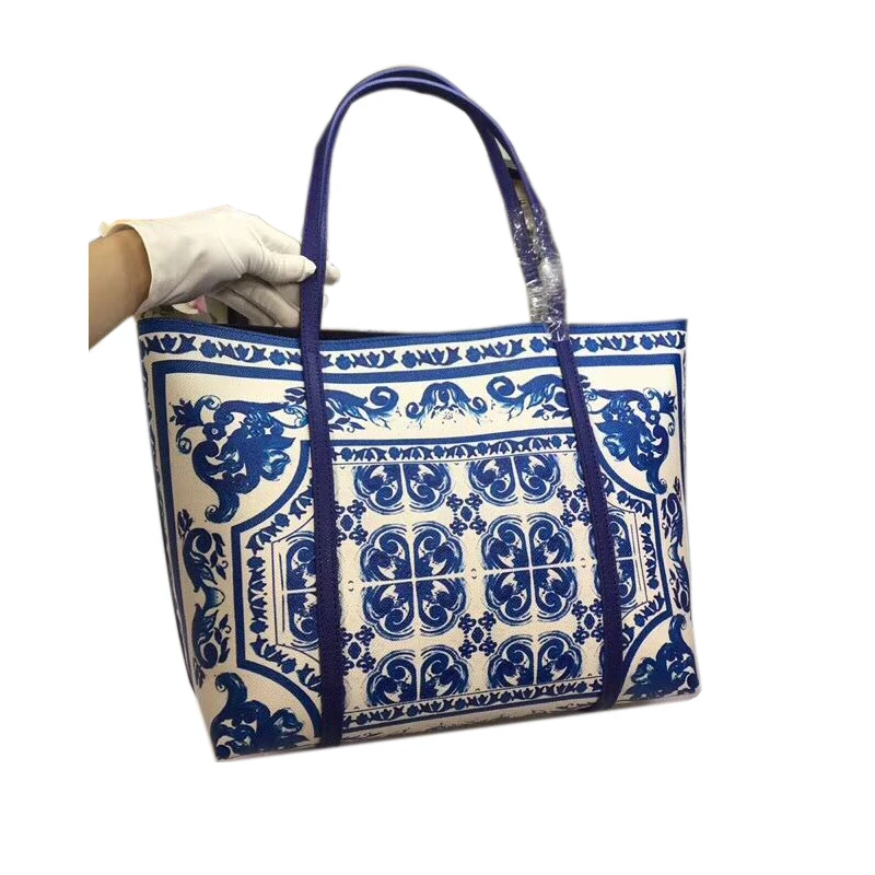 2018new handbag handbag ladies leather large shopping bag printing winter head layer cowhide bag women fashion luxury handbag 
2018new handbag handbag ladies leather large shopping bag printing winter head layer cowhide bag women fashion luxury handbag