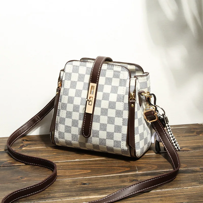 16 Colors Famous Designer Luxury Fashion Bucket Women Purse and Handbags Panelled Plaid Shoulder Messenger Bags Speedy Bags
16 Colors Famous Designer Luxury Fashion Bucket Women Purse and Handbags Panelled Plaid Shoulder Messenger Bags Speedy Bags