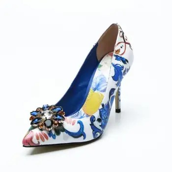 2018 Fashion Luxury Crystal Flowers Decor Blue Pumps Women Floral Print Shallow Slip On Heels Shoes Pointed Toe Gladiator Pumps
2018 Fashion Luxury Crystal Flowers Decor Blue Pumps Women Floral Print Shallow Slip On Heels Shoes Pointed Toe Gladiator Pumps