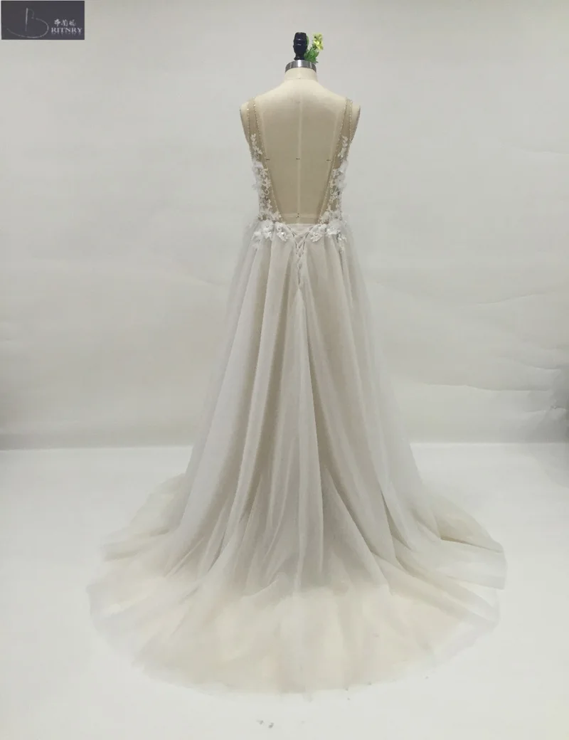 High-quality-wedding-dress-2018-v-neck-a-line-appliques-beaded-beach-wedding-dress-lace-up