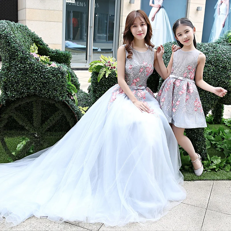 Women Girls Party Dress Mommy Kids Mom and Daughter Wedding Dress 2018 Sleeveless Mother and Daughter Evening Ball Gown Clothes
Women Girls Party Dress Mommy Kids Mom and Daughter Wedding Dress 2018 Sleeveless Mother and Daughter Evening Ball Gown Clothes