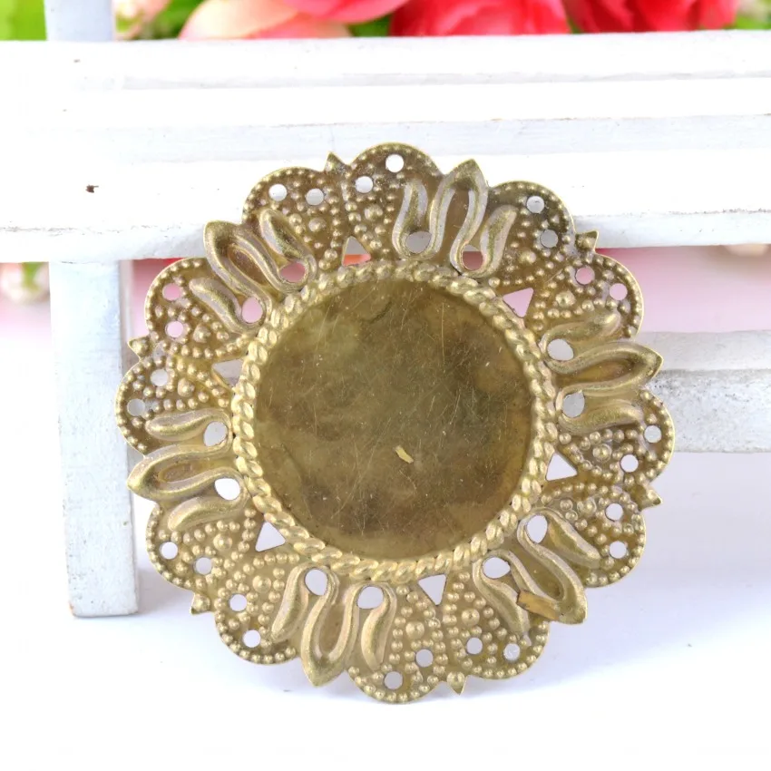MIAOCHI 5Pcs Antique Bronze Filigree Cabochon Setting Wraps Connectors Decoration DIY Embellishments Findings 49mm F0423
MIAOCHI 5Pcs Antique Bronze Filigree Cabochon Setting Wraps Connectors Decoration DIY Embellishments Findings 49mm F0423