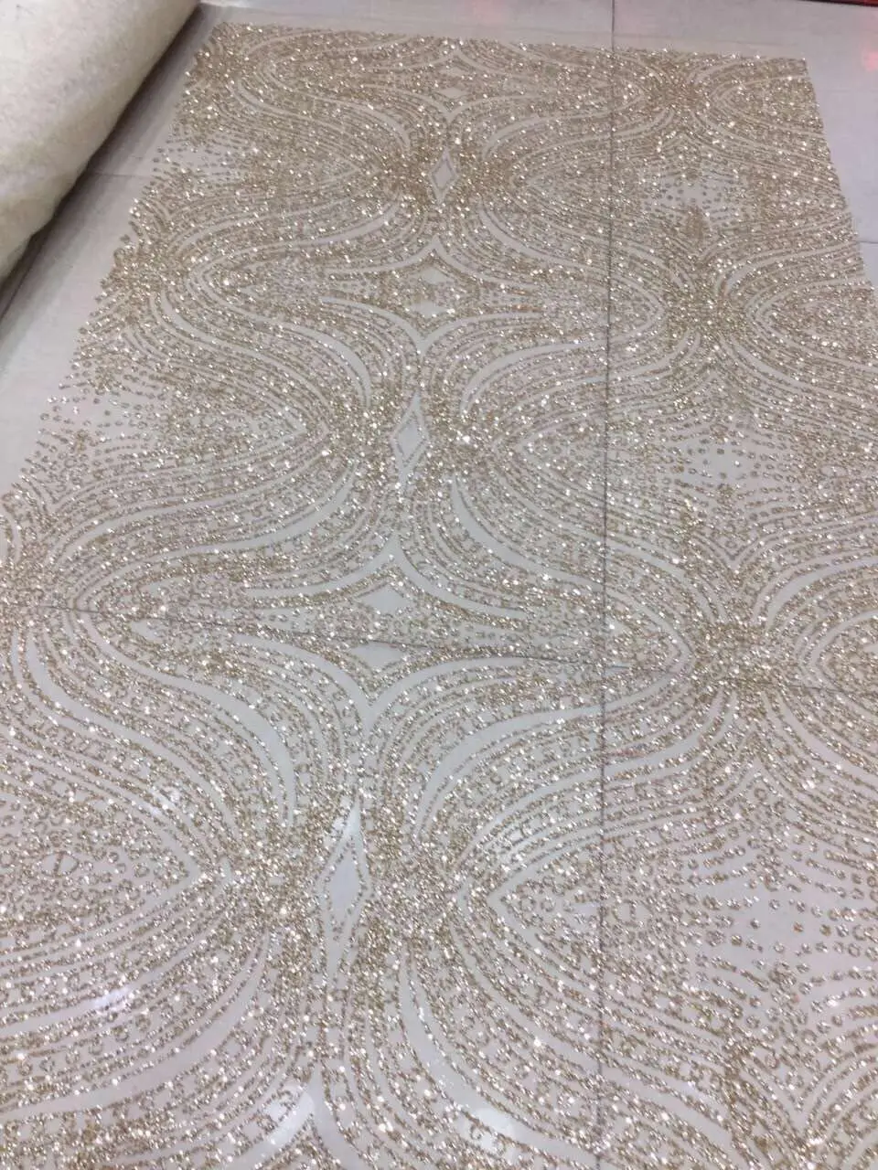 unique S-6168 embroidery mesh material 5 yards with glued glitter for party dress
unique S-6168 embroidery mesh material 5 yards with glued glitter for party dress