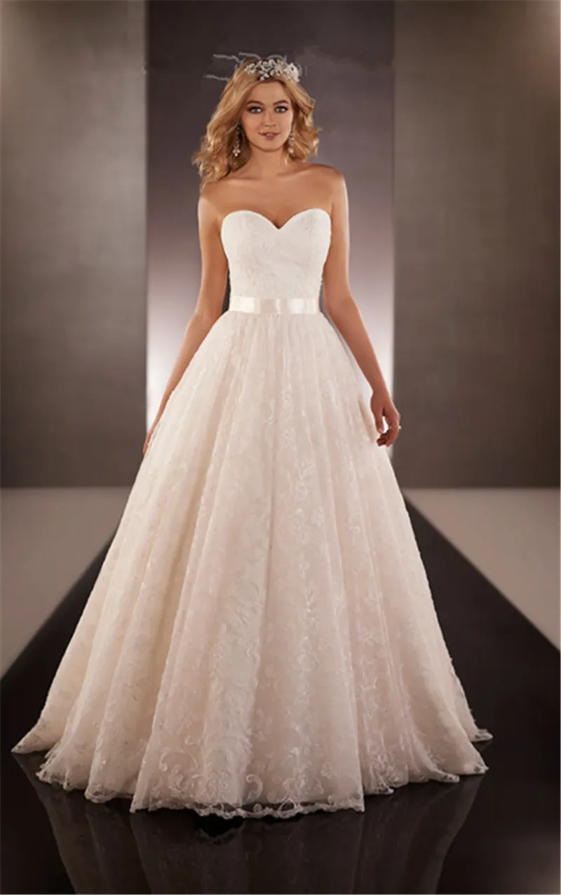 Vestido De Noiva 2015 Sweetheart Long A Line Lace Wedding Dresses Fashionable Modest Bridal Dress
Vestido De Noiva 2015 Sweetheart Long A Line Lace Wedding Dresses Fashionable Modest Bridal Dress