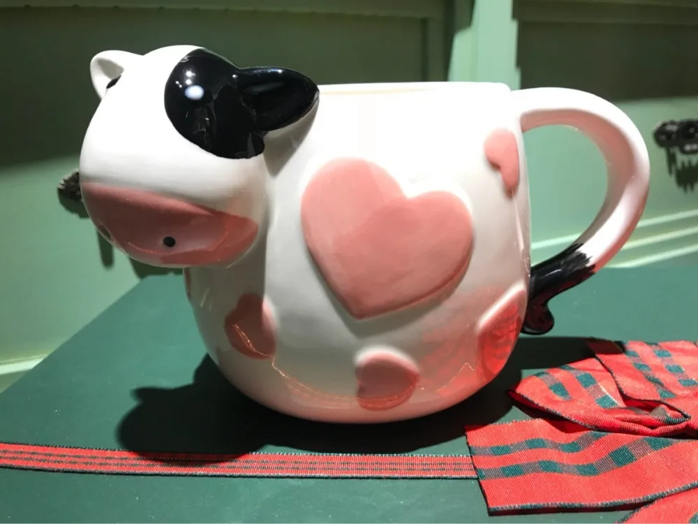 Underglaze Painted Cartoon Cow Modeling Milk Mug Loving Heart Relief Large Capacity Cute Ceramics Cup Free Shipping
Underglaze Painted Cartoon Cow Modeling Milk Mug Loving Heart Relief Large Capacity Cute Ceramics Cup Free Shipping