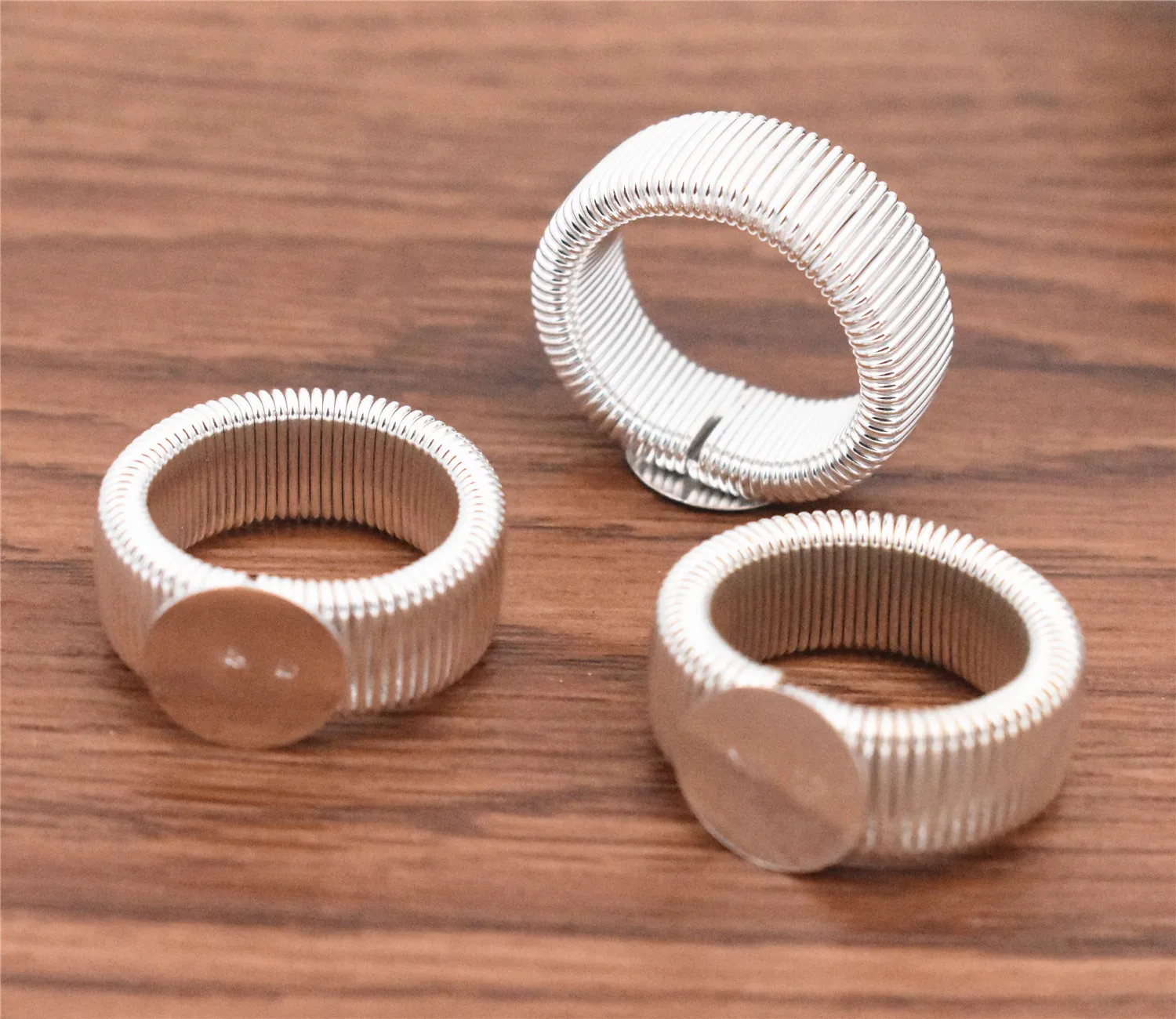 12mm 10pcs/lot Bright Silver Plated Brass Adjustable Ring Settings Blank/Base,Fit 12mm Glass Cabochons,Buttons;Ring Bezels
12mm 10pcs/lot Bright Silver Plated Brass Adjustable Ring Settings Blank/Base,Fit 12mm Glass Cabochons,Buttons;Ring Bezels