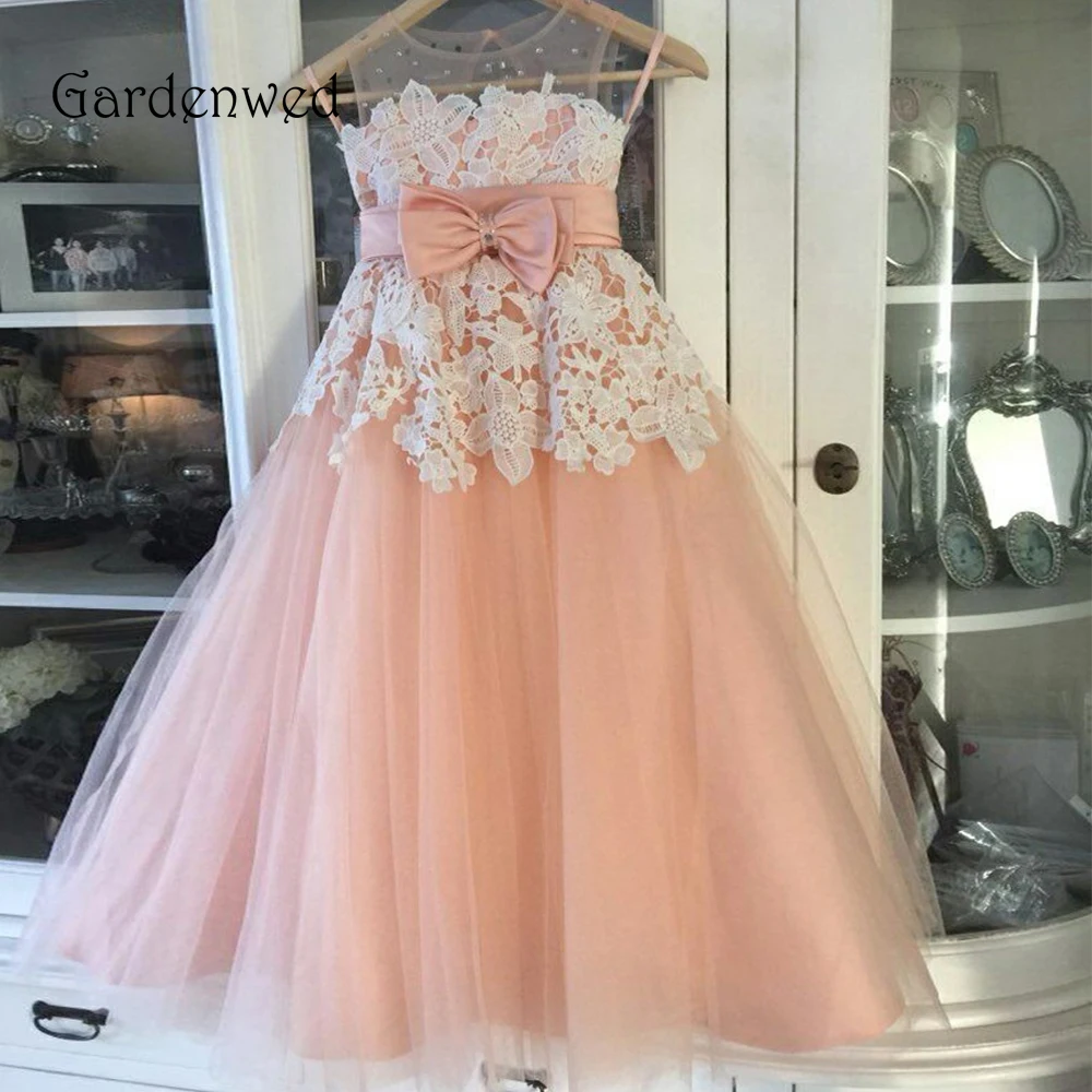 Floor Length Flower Girl Dresses 2019 long Baby Pink Sheer Tank Chemical Lace Appliques Detail Bow Knot Sash Gown for Kids
Floor Length Flower Girl Dresses 2019 long Baby Pink Sheer Tank Chemical Lace Appliques Detail Bow Knot Sash Gown for Kids