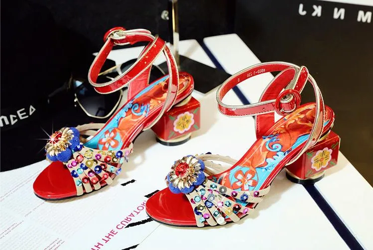 Women Red Leather Sandals Gladiator Ankle Strap Summer Shoes Sequins Flower Bridal Wedding Shoes 7cm Printing Square High Heels
Women Red Leather Sandals Gladiator Ankle Strap Summer Shoes Sequins Flower Bridal Wedding Shoes 7cm Printing Square High Heels