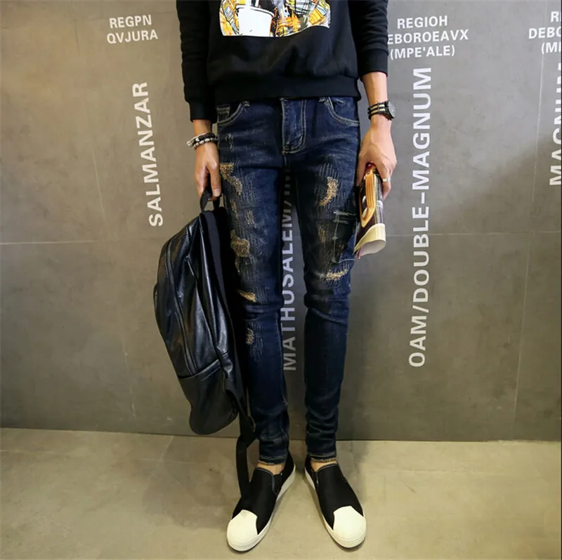 2016 men's fashion jeans autumn clothes new Men's pants thin slim jeans pencil pants male Size 28-34 Free shipping
2016 men's fashion jeans autumn clothes new Men's pants thin slim jeans pencil pants male Size 28-34 Free shipping