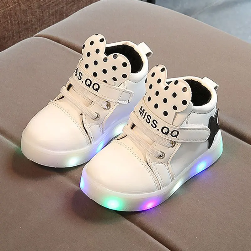 Children's luminous shoes white soft bottom girls sneakers led luminous kids shoes winter non-slip waterproof toddler girl shoes
Children's luminous shoes white soft bottom girls sneakers led luminous kids shoes winter non-slip waterproof toddler girl shoes