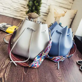 Vintage Women Drawstring Crossbody Bags Fashion Small Shoulder Handbags Retro Leather Bucket Bag for Female Casual Handbag
Vintage Women Drawstring Crossbody Bags Fashion Small Shoulder Handbags Retro Leather Bucket Bag for Female Casual Handbag