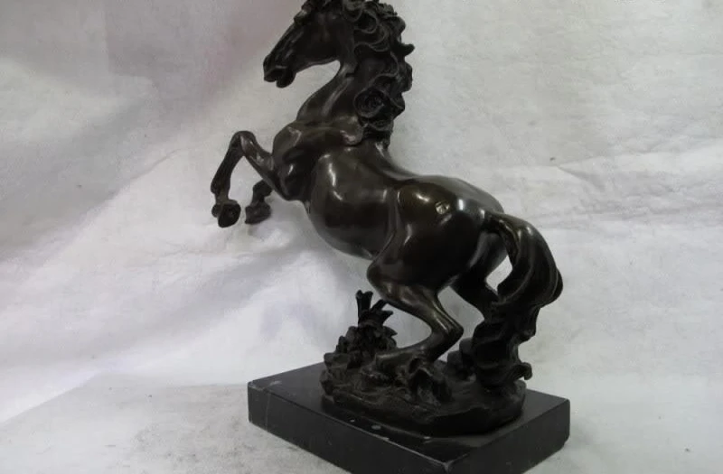China Pure Bronze Copper Feng Shui Lucky wealth Auspicious Run Horse Art Statue
China Pure Bronze Copper Feng Shui Lucky wealth Auspicious Run Horse Art Statue