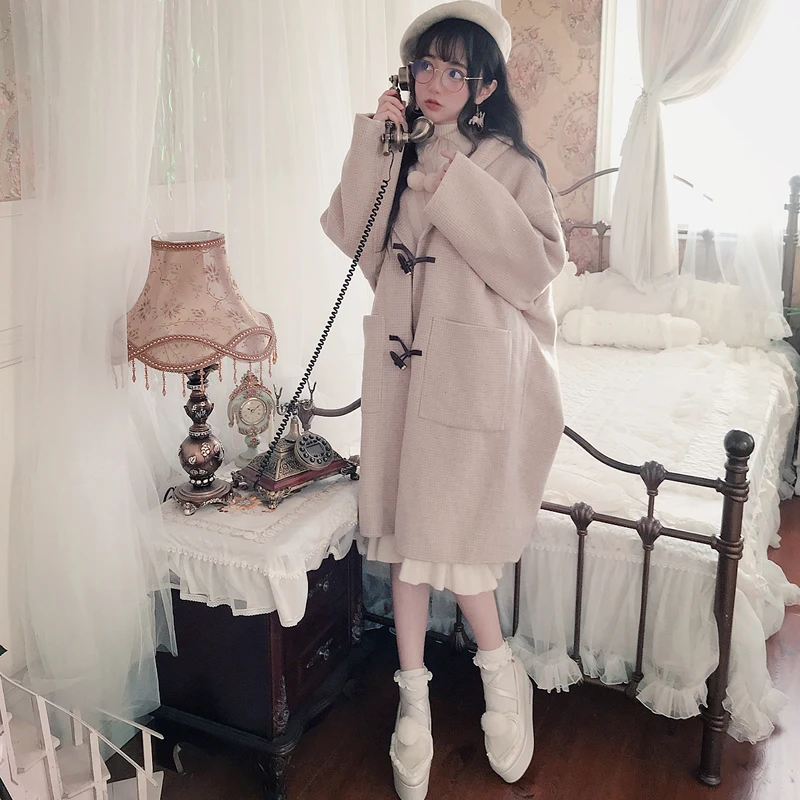 KEQI Bobon21 Brand 2018 New Creative Lamb Wool Coat Outerwear Women Sleeve Wool Jackets Woman Winter Fur Coat with Hood C1666
KEQI Bobon21 Brand 2018 New Creative Lamb Wool Coat Outerwear Women Sleeve Wool Jackets Woman Winter Fur Coat with Hood C1666