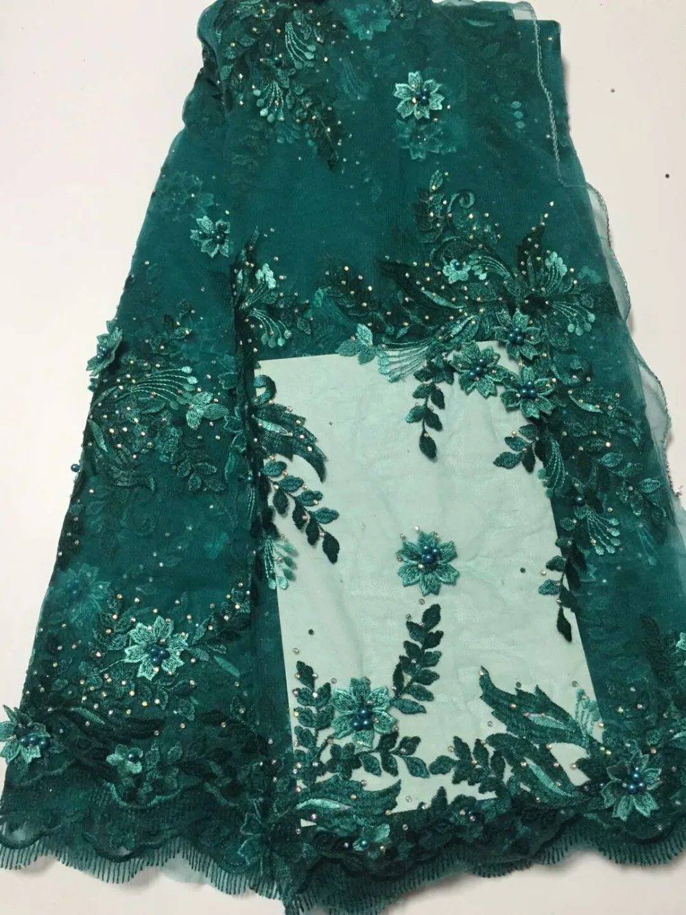 Middle transparent emerald green African Swiss voile lace original chiffon fabric with stones Appliques beads Healthy use H-2019
Middle transparent emerald green African Swiss voile lace original chiffon fabric with stones Appliques beads Healthy use H-2019