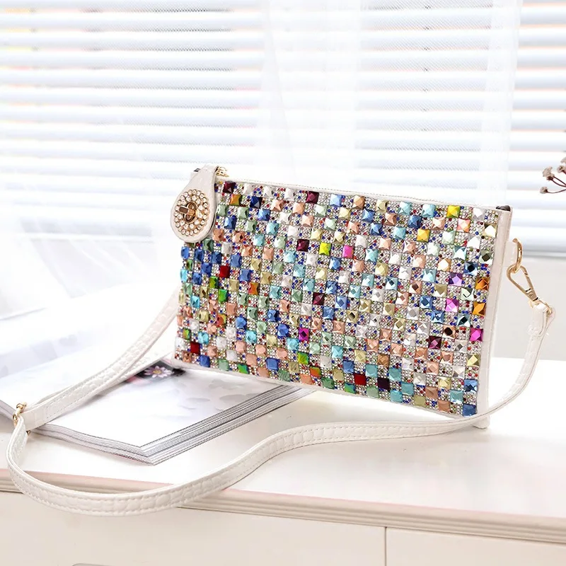 New shoulder slung ladies dinner bag studded clutch bag PU leather shoulder Messenger bag
New shoulder slung ladies dinner bag studded clutch bag PU leather shoulder Messenger bag