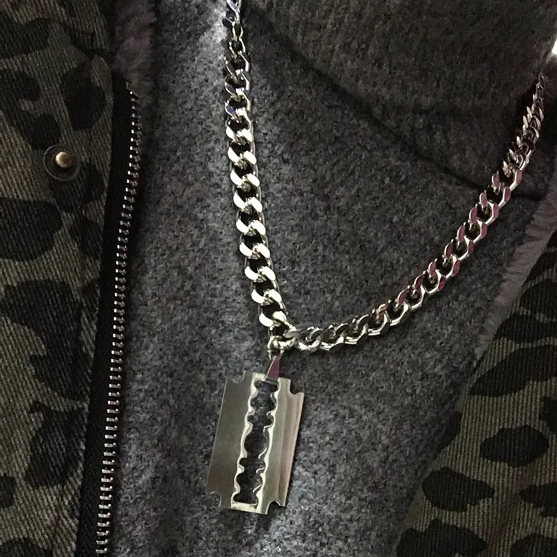 2019 Men Stainless Steel Blade Pendant Necklace Thick Iron Alloy Metal Chain Punk Gothic Necklace for Unisex
2019 Men Stainless Steel Blade Pendant Necklace Thick Iron Alloy Metal Chain Punk Gothic Necklace for Unisex