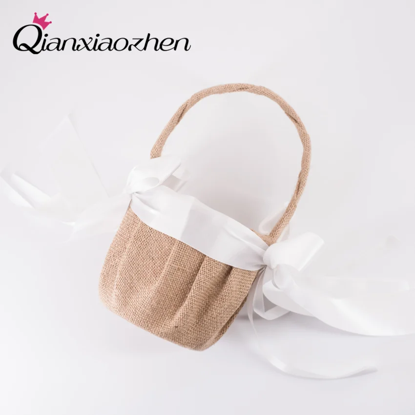Qianxiaozhen Hessian Burlap Wedding Basket Flower Girl Basket Wedding Supplies Wedding Accessories Decoration Cesta Boda
Qianxiaozhen Hessian Burlap Wedding Basket Flower Girl Basket Wedding Supplies Wedding Accessories Decoration Cesta Boda