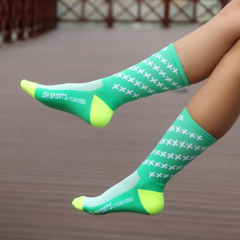 DHSPORTS2018 New High Quality Professional Cycling Socks MenWomen Road Bicycle Socks Outdoor Brand Racing Bike Compression Socks
DHSPORTS2018 New High Quality Professional Cycling Socks MenWomen Road Bicycle Socks Outdoor Brand Racing Bike Compression Socks