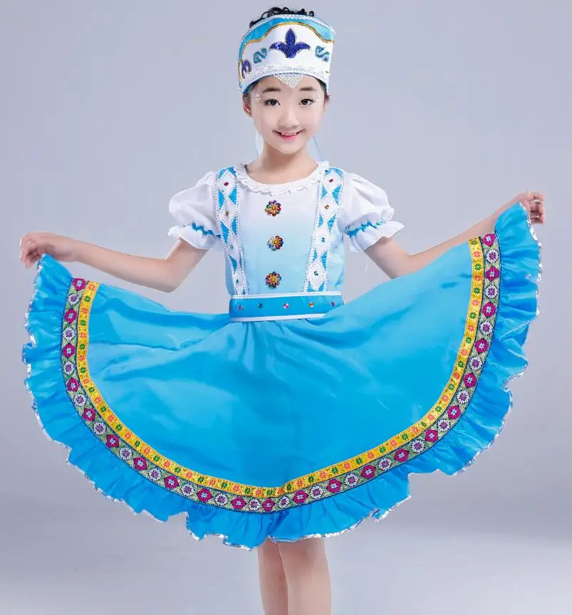 blue gradient girls princesses childs kids traditional Russian national dress stage dance costume for child
blue gradient girls princesses childs kids traditional Russian national dress stage dance costume for child