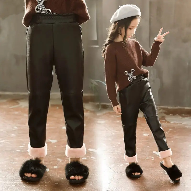 2019 Winter Kids Girls Warm Leggings Children Velvet Thick Chaparajos Trousers Teenage Girls Splicing Fur PU Leather Pants Q135
2019 Winter Kids Girls Warm Leggings Children Velvet Thick Chaparajos Trousers Teenage Girls Splicing Fur PU Leather Pants Q135