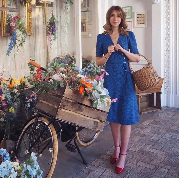 High Quality Viscose Women V Neckline Dot Print Midi Dress - 2019 Spring Summer Purple/Green/Blue Casual Dress
High Quality Viscose Women V Neckline Dot Print Midi Dress - 2019 Spring Summer Purple/Green/Blue Casual Dress