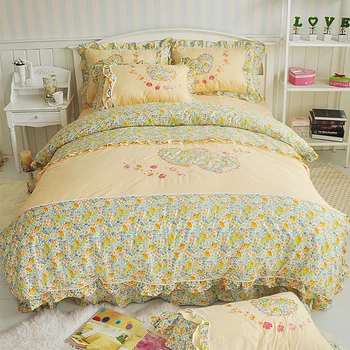 Retro Shabby Floral Duvet cover 100%Cotton Bedding Sets Queen King Coloful Flower Ruffles Bedding with Bed sheet Pillow shams 
Retro Shabby Floral Duvet cover 100%Cotton Bedding Sets Queen King Coloful Flower Ruffles Bedding with Bed sheet Pillow shams