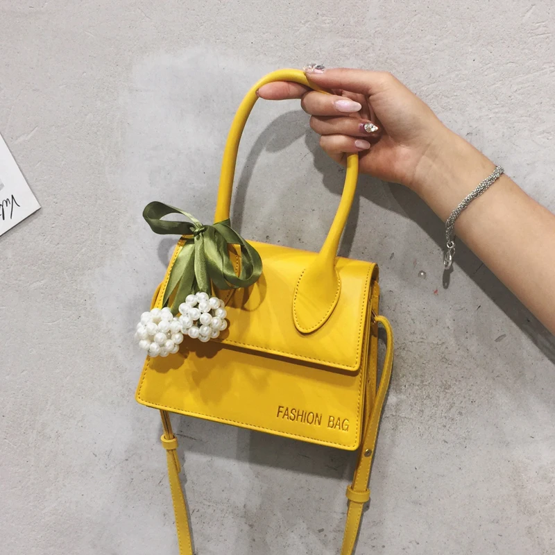 Small bag female 2019 summer new wave wild texture messenger bag temperament simple fashion small square bag
Small bag female 2019 summer new wave wild texture messenger bag temperament simple fashion small square bag