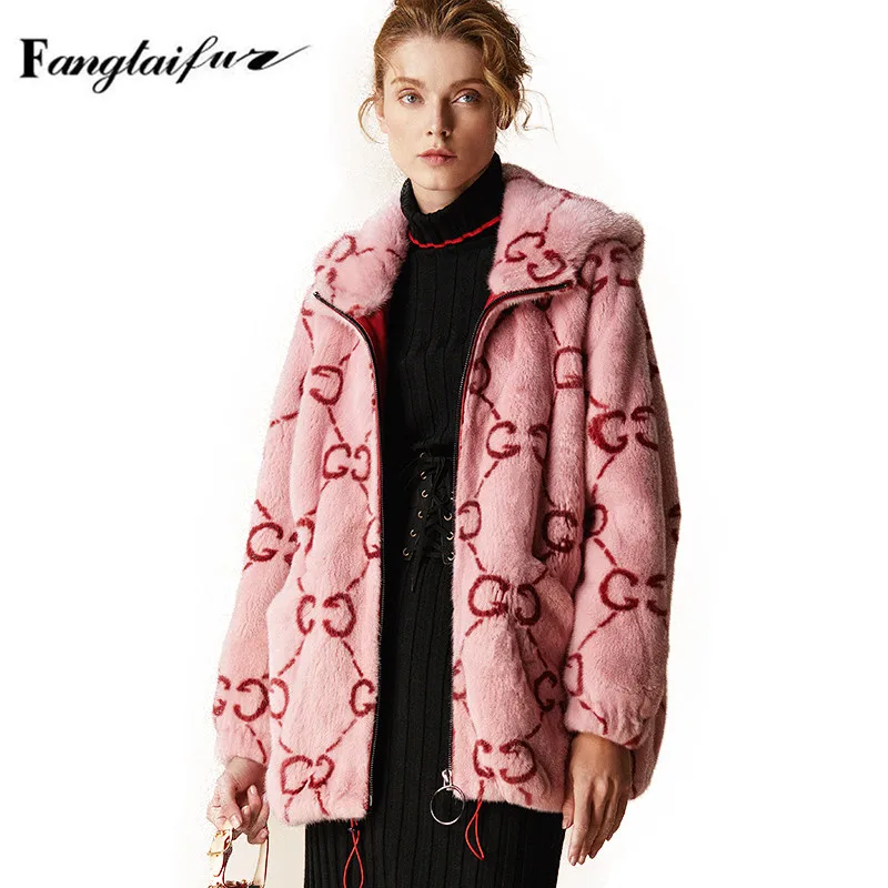 Fang Tai Fur 2019 New Women Import Crown Mink Fur Coat With Fur Hood Mink Coats Print Lettern Women's Short Real Mink Fur Coats
Fang Tai Fur 2019 New Women Import Crown Mink Fur Coat With Fur Hood Mink Coats Print Lettern Women's Short Real Mink Fur Coats