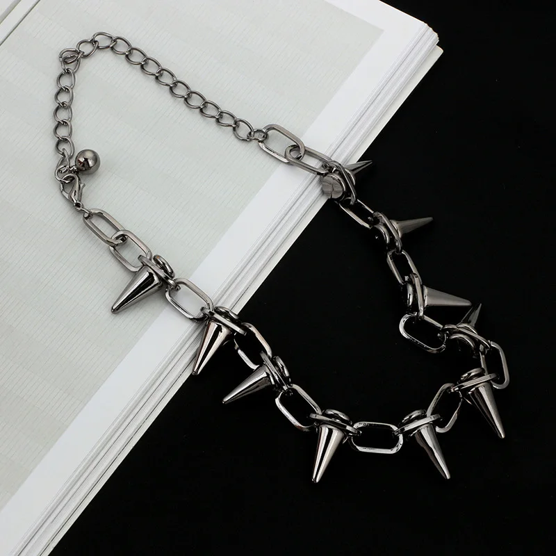 2019 NEW Rivets Punk Goth Statement Choker Necklace Silver Spike Rivet Necklace Gothic Chocker Jewelry Drop Shipping Wholesale
2019 NEW Rivets Punk Goth Statement Choker Necklace Silver Spike Rivet Necklace Gothic Chocker Jewelry Drop Shipping Wholesale