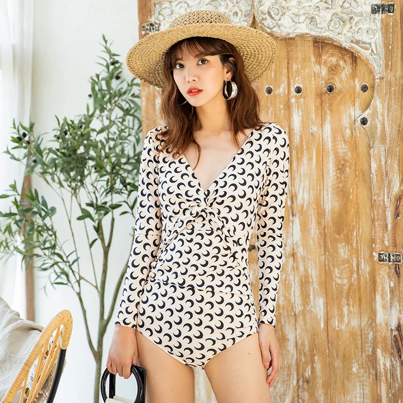 One-Piece Bikini Women Bathingsuits Swimwear Wholes Swimming Suit For Swimsuit Push Up Korean Ins Long Sleeve Sexy Animal
One-Piece Bikini Women Bathingsuits Swimwear Wholes Swimming Suit For Swimsuit Push Up Korean Ins Long Sleeve Sexy Animal