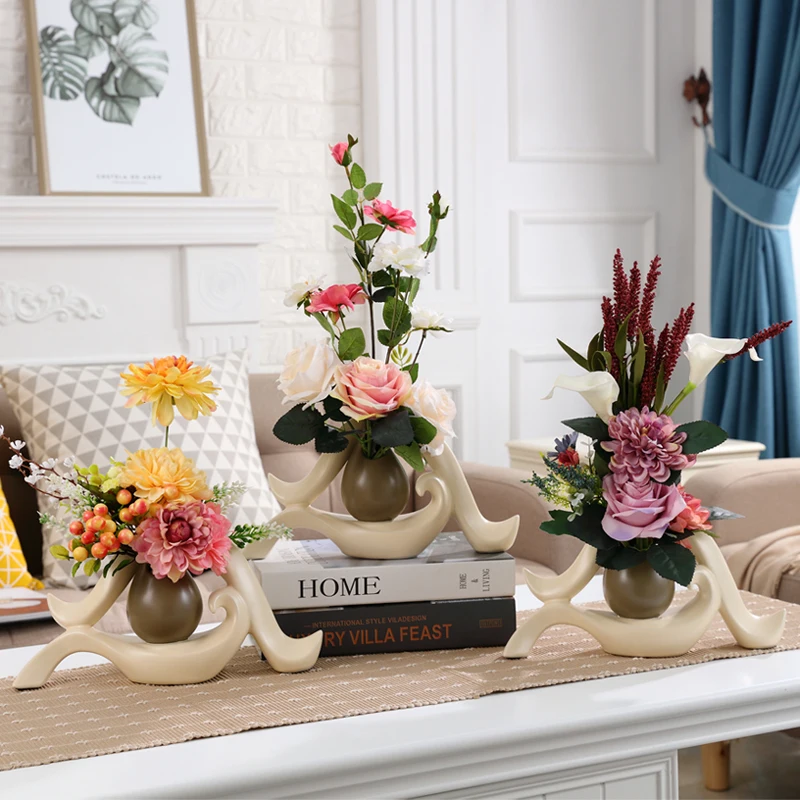 European Creative Ceramic Vase+Artificia Flower Ornament Decoration Modern Home Furnishing Crafts Decor Fake Flower Arrangement
European Creative Ceramic Vase+Artificia Flower Ornament Decoration Modern Home Furnishing Crafts Decor Fake Flower Arrangement
